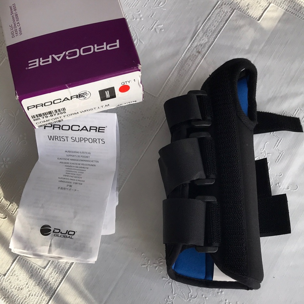 ProCare Comfort Form Left Wrist Brace Black Wrist Support size Medium Unisex